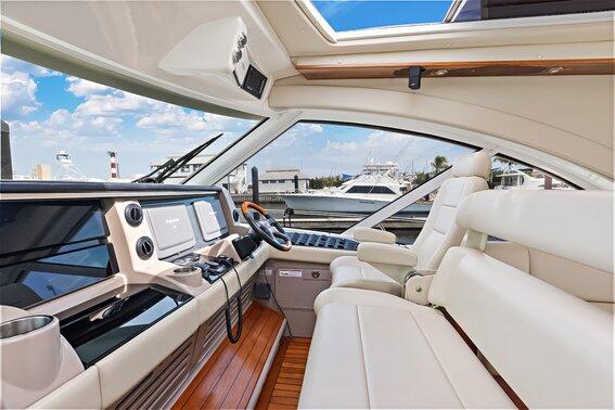 Sea Ray 60 Sundancer Parr T On