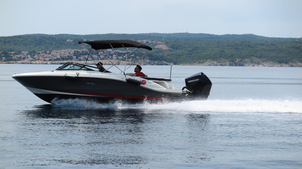 Sea Ray SPX 210 Sea Ray SPX 210