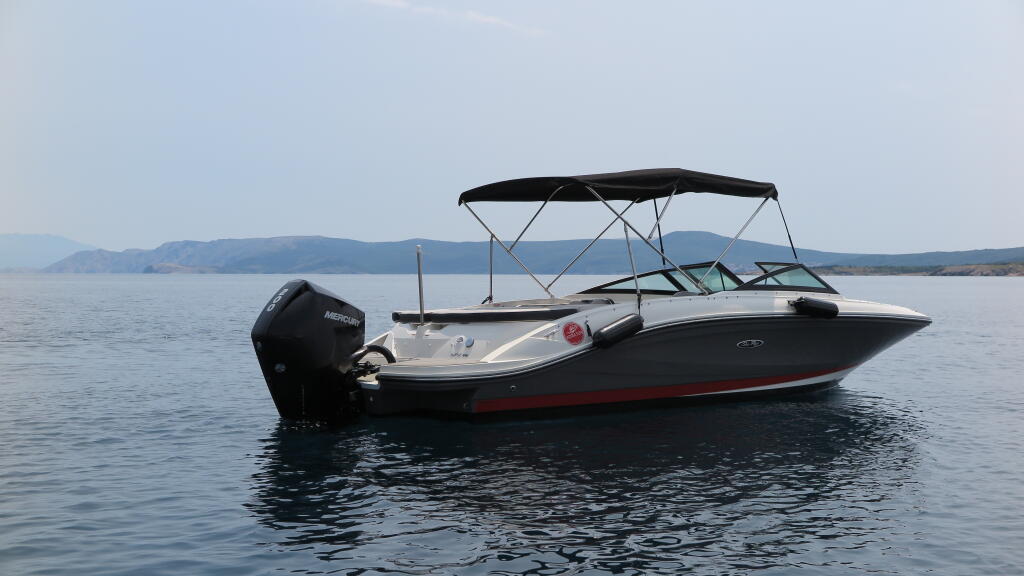 Sea Ray SPX 210 Sea Ray SPX 210