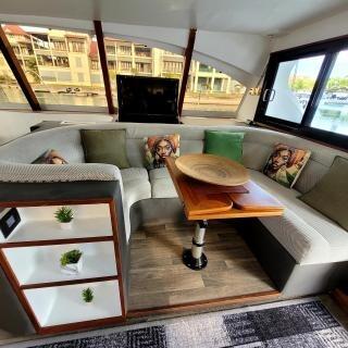 Sea-Tribe DH550 Valerie