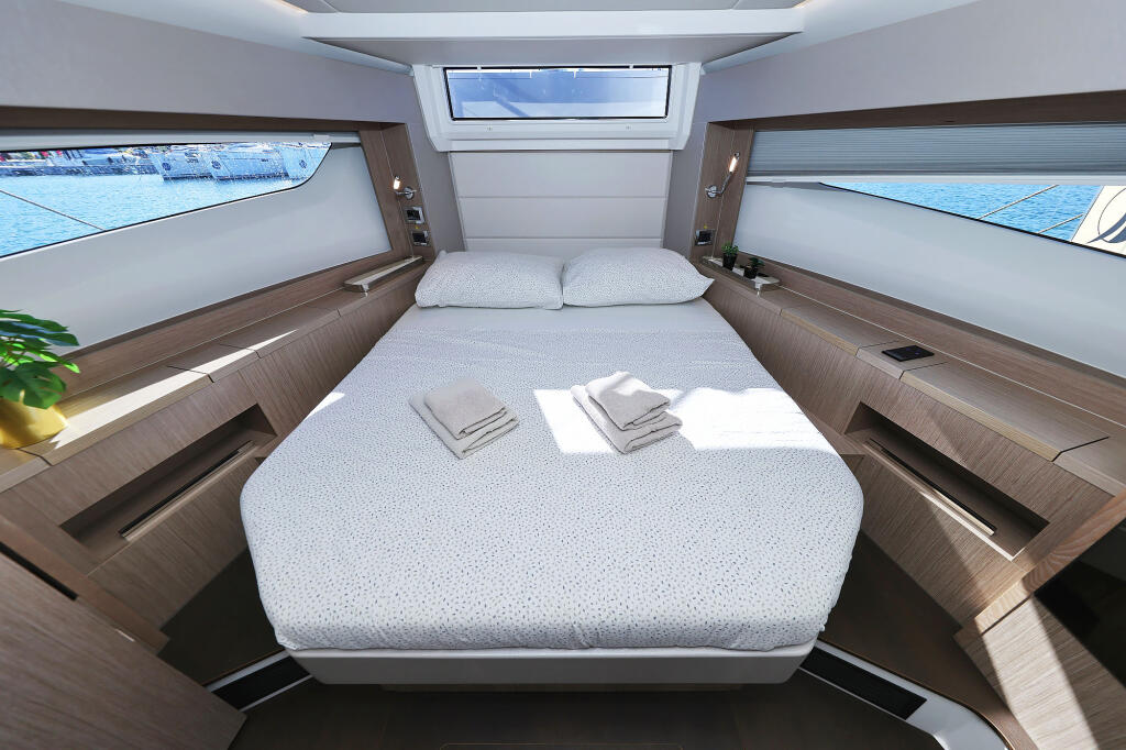 Sealine C390 Tireless