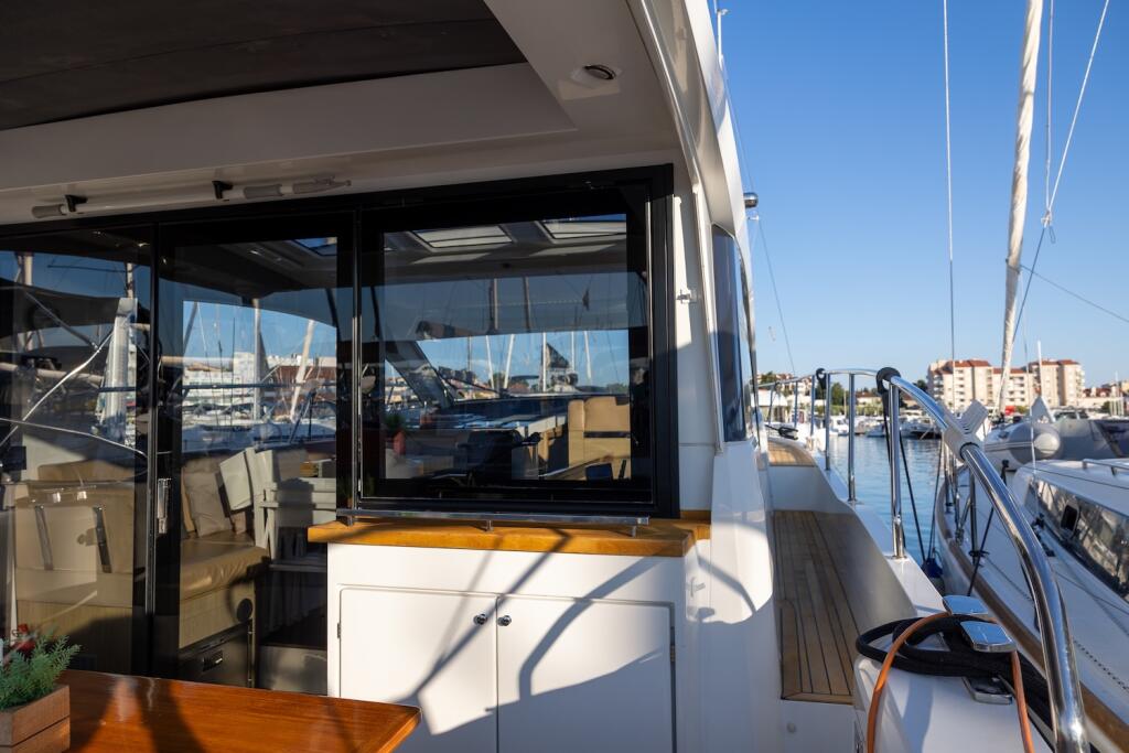 Sealine C390 Ecstasea