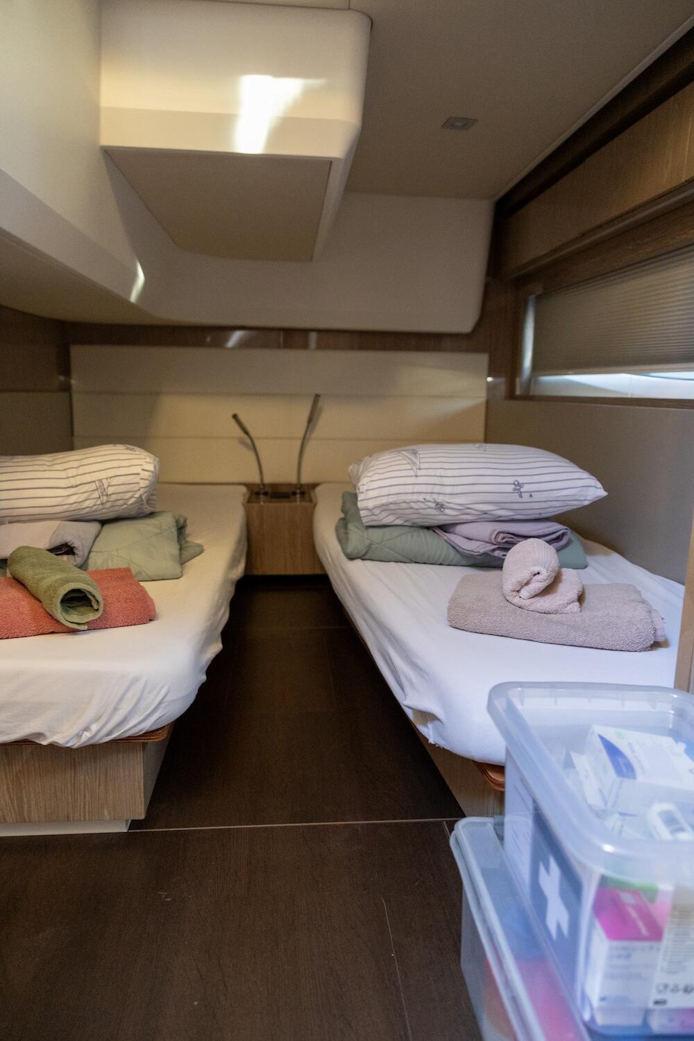 Sealine C390 Ecstasea