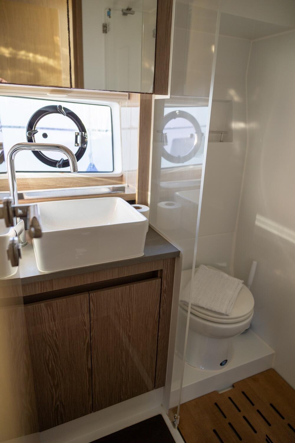 Sealine C390 Ecstasea