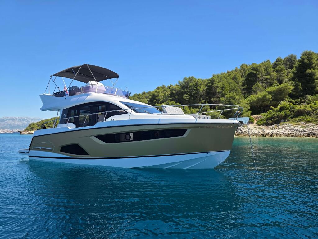 Sealine F430 Tireless Too