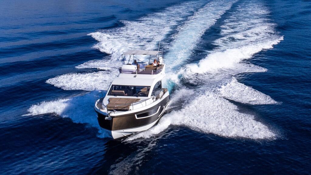Sealine F430 Lomar