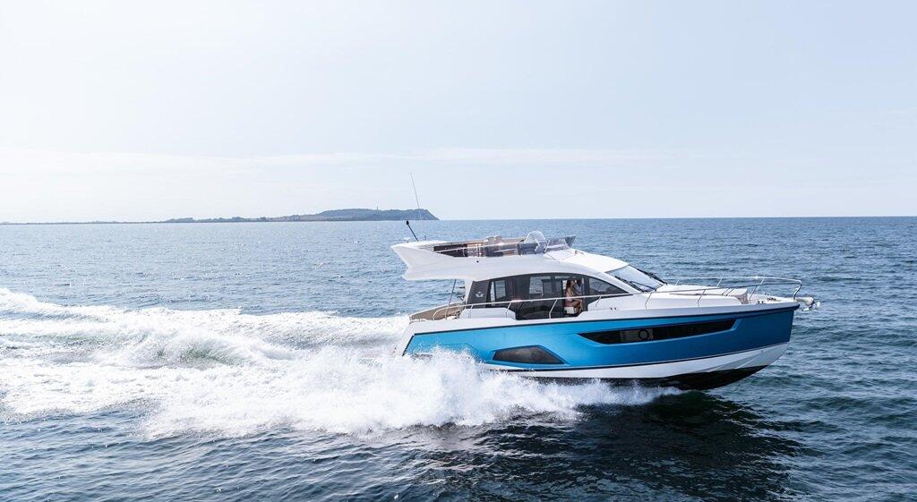Sealine F430 Blue Lagoon
