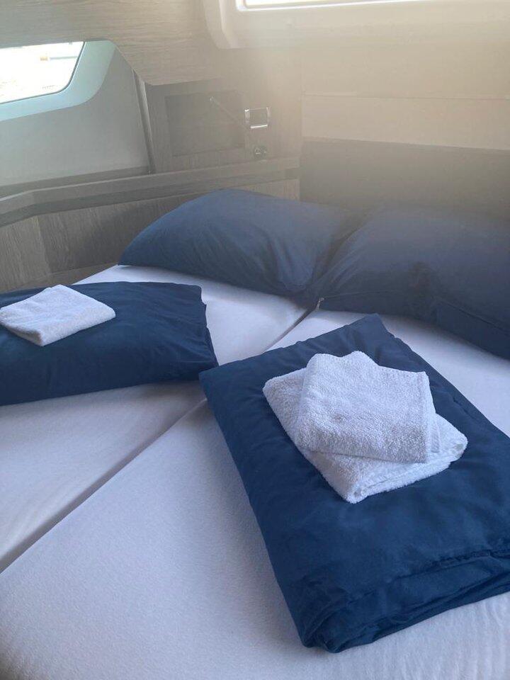 Sealine F430 Blue Lagoon