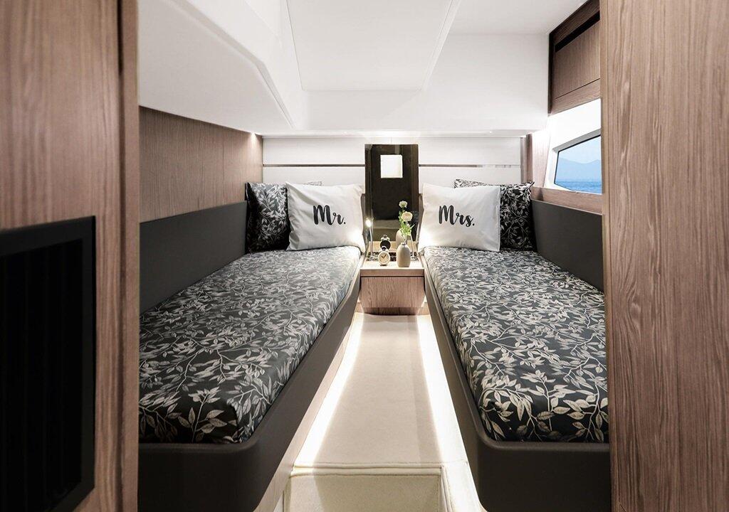 Sealine F430 Blue Lagoon