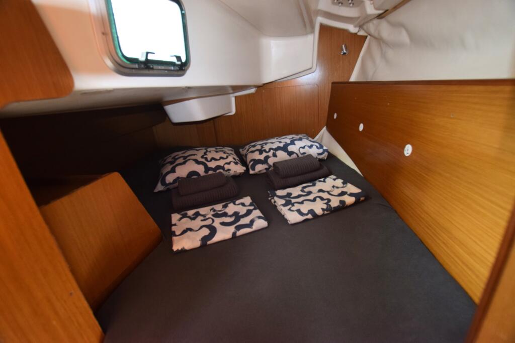 Sun Odyssey 32i Carmen