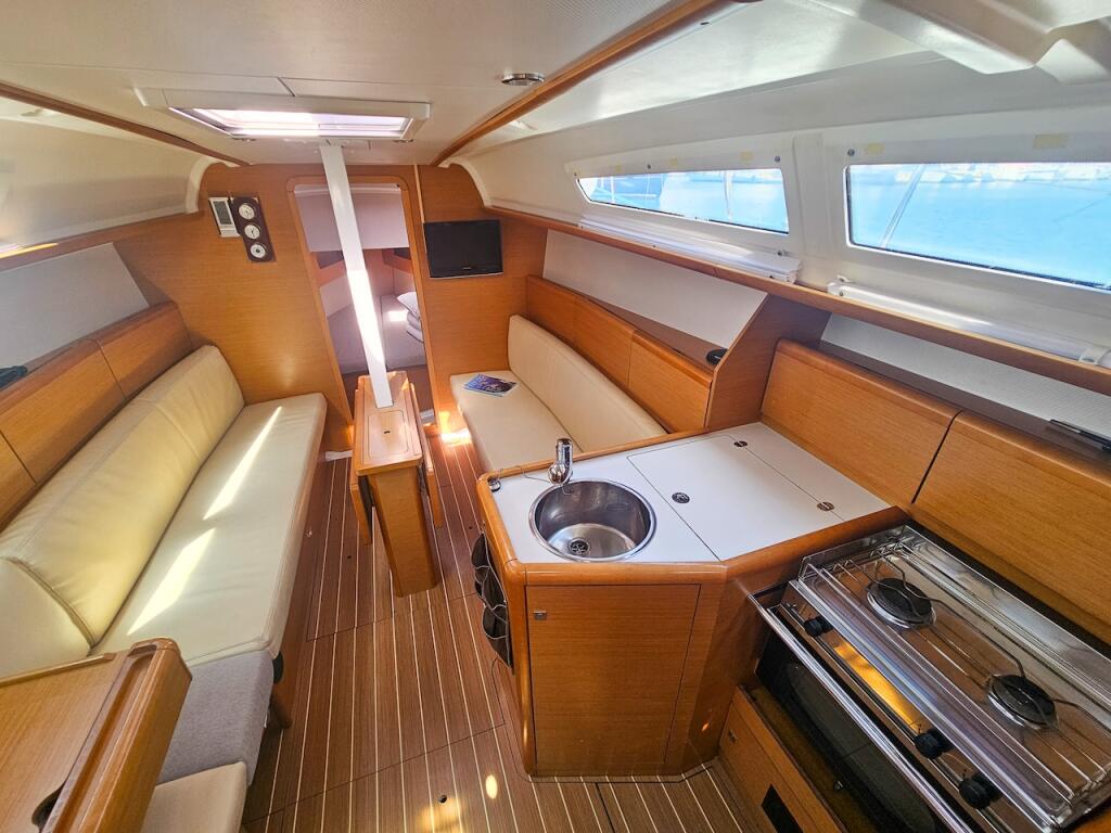 Sun Odyssey 33i Energy
