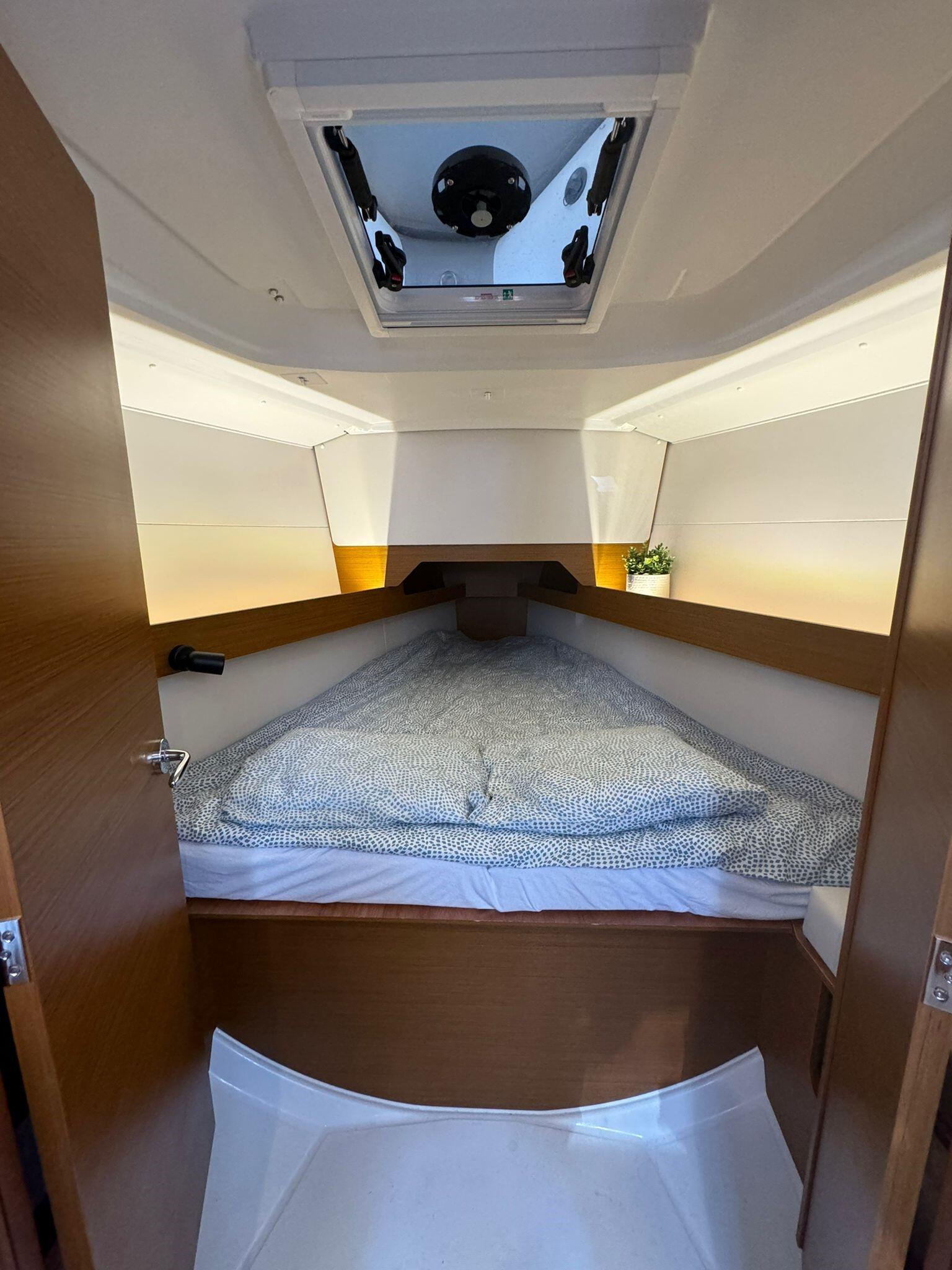 Sun Odyssey 349 White Feather