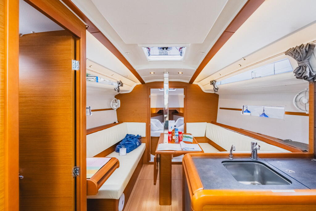 Sun Odyssey 349 Minx