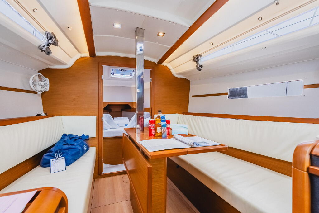 Sun Odyssey 349 Minx
