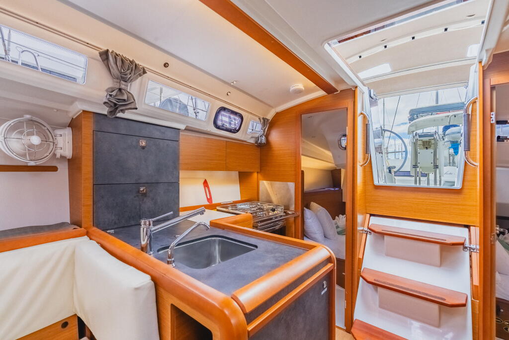 Sun Odyssey 349 Minx