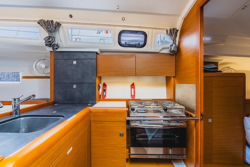 Sun Odyssey 349 Minx