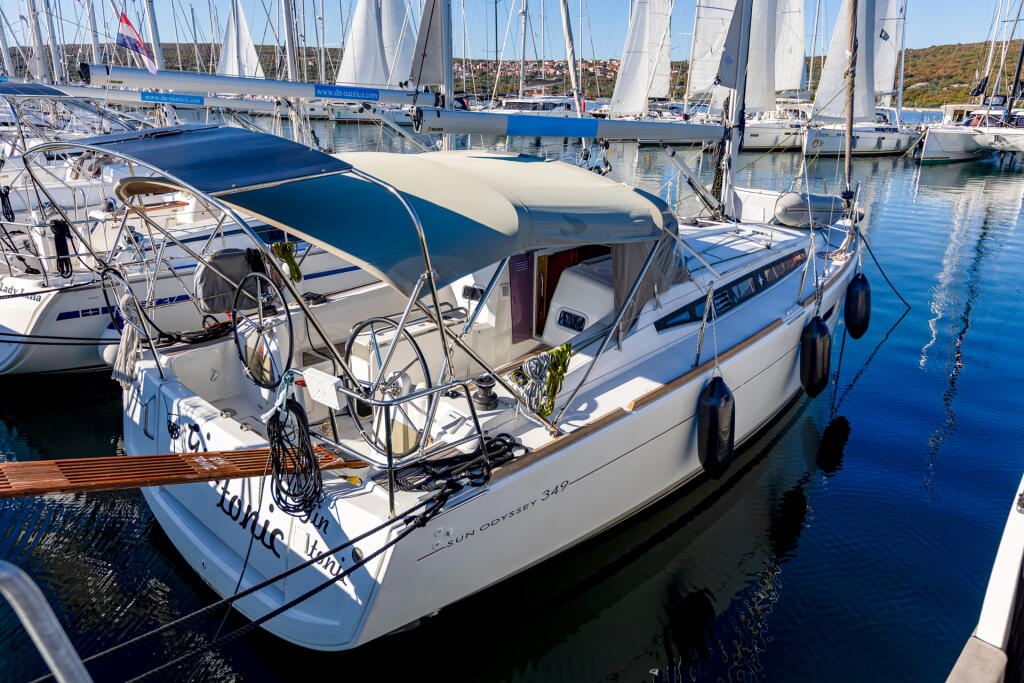 Sun Odyssey 349 Gin Tonic