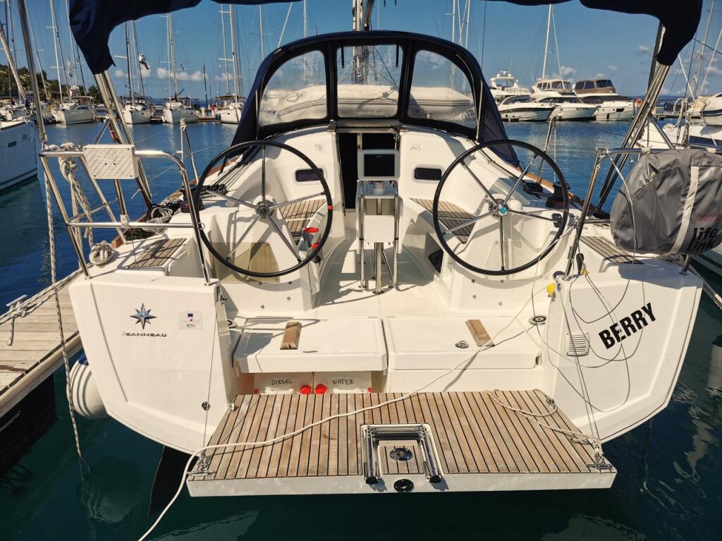 Sun Odyssey 349 Berry
