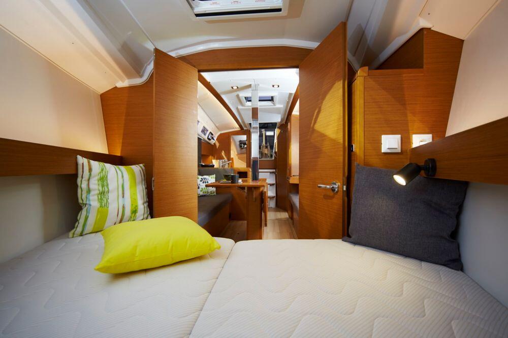 Sun Odyssey 349 Mia