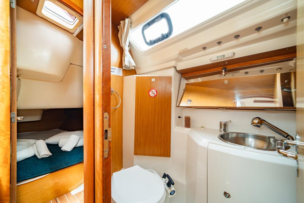 Sun Odyssey 36i Dione
