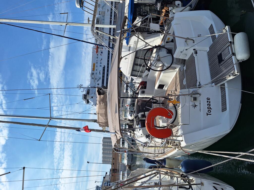 Sun Odyssey 379 Topaze