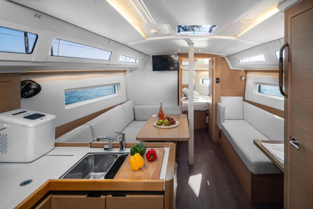 Sun Odyssey 380 Nala