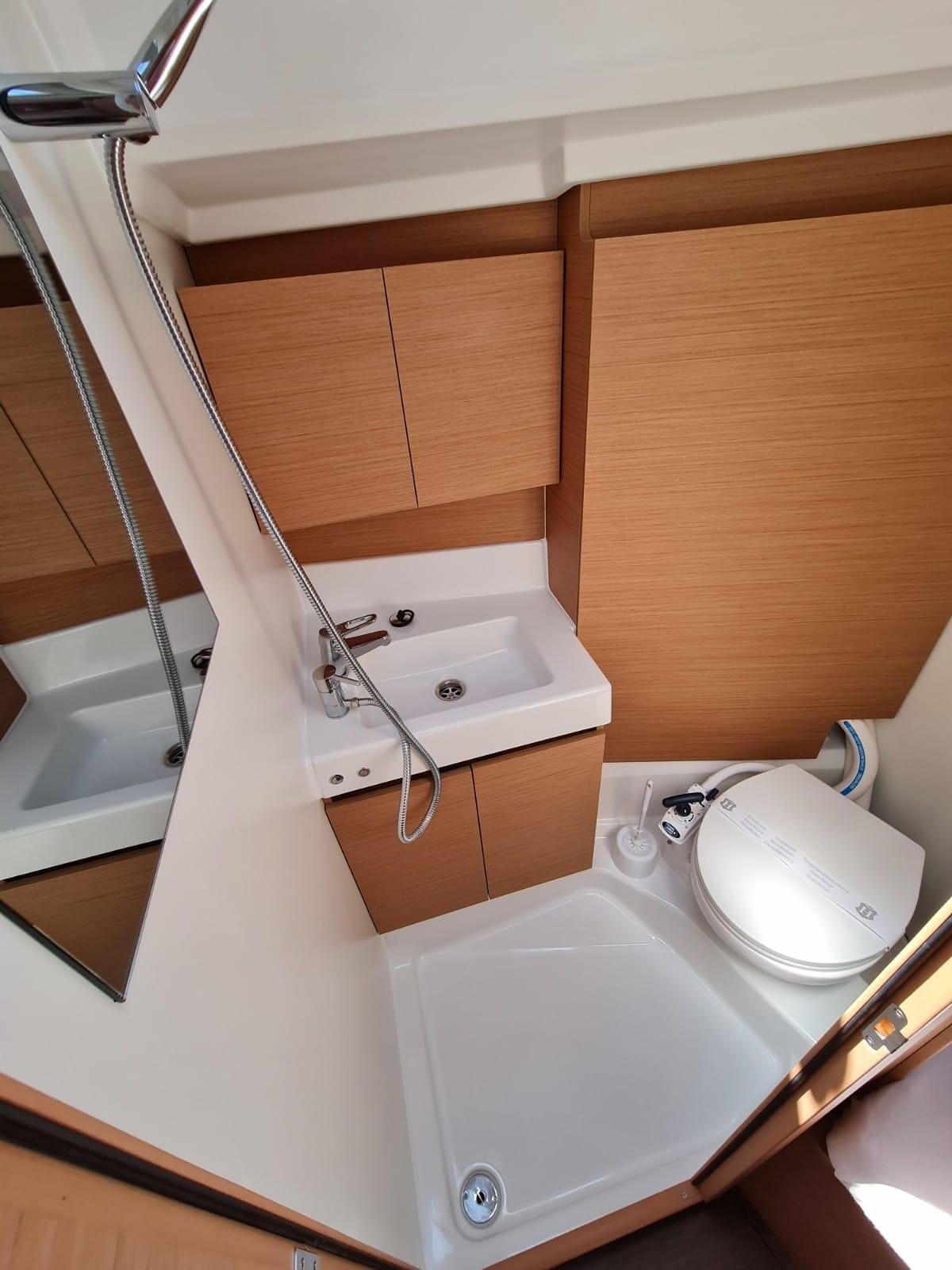 Sun Odyssey 380 Nala