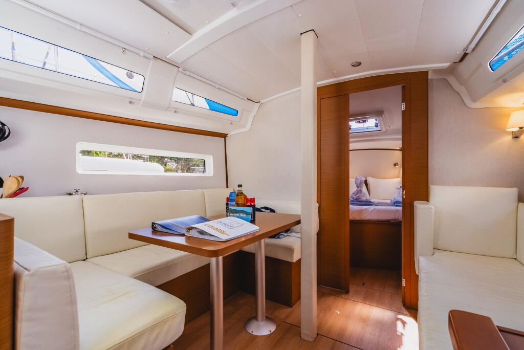 Sun Odyssey 380 Calypso Express