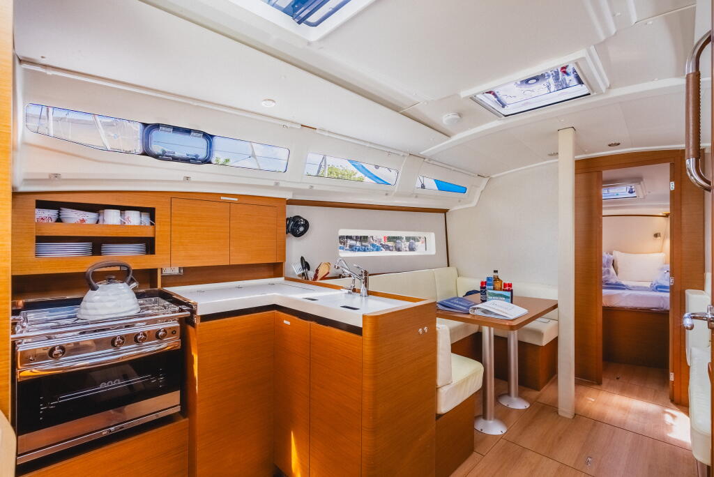 Sun Odyssey 380 Calypso Express