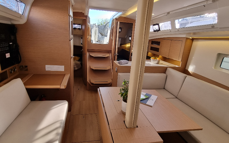 Sun Odyssey 380 Sunny