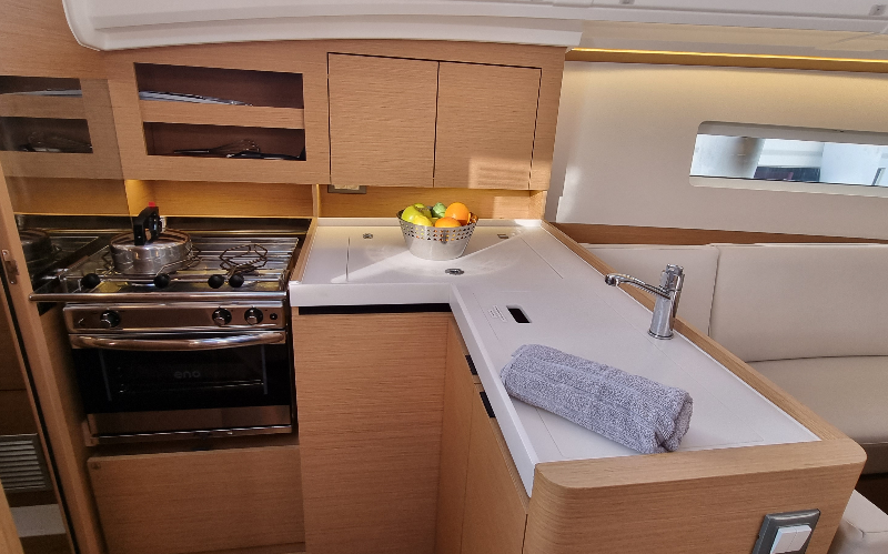 Sun Odyssey 380 Sunny