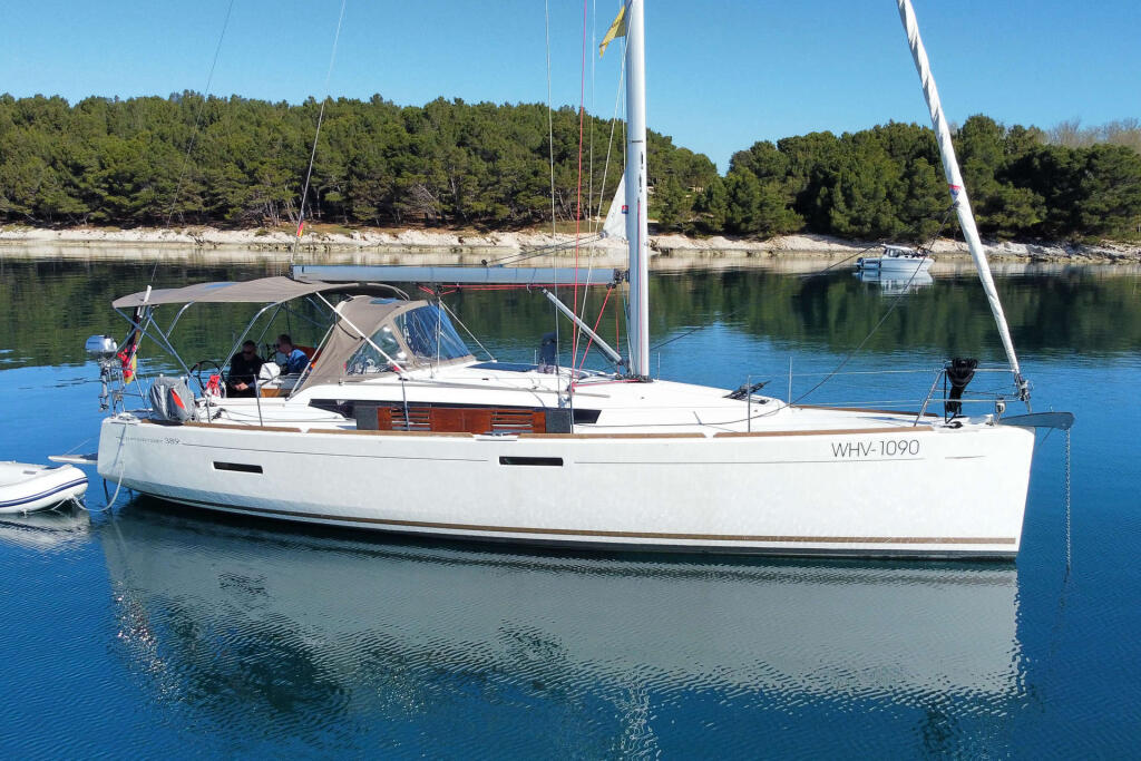 Sun Odyssey 389 Tina