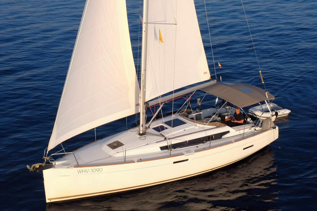 Sun Odyssey 389 Tina