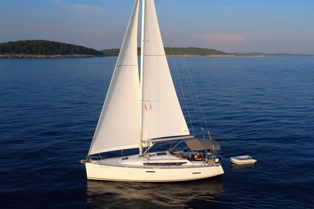 Sun Odyssey 389 Tina