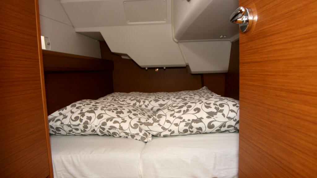 Sun Odyssey 389 Tina