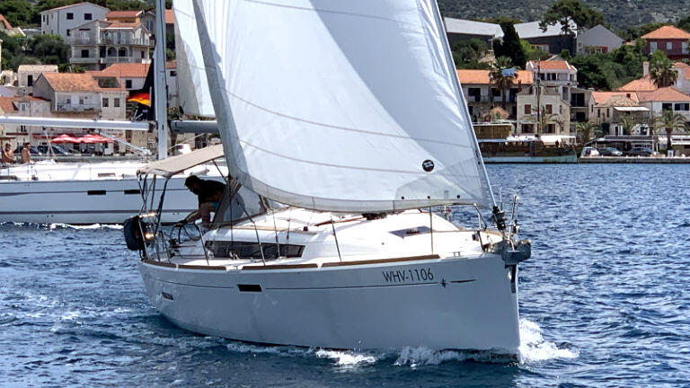 Sun Odyssey 389 Amadeus