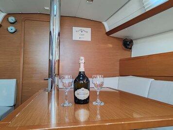 Sun Odyssey 389 Cash