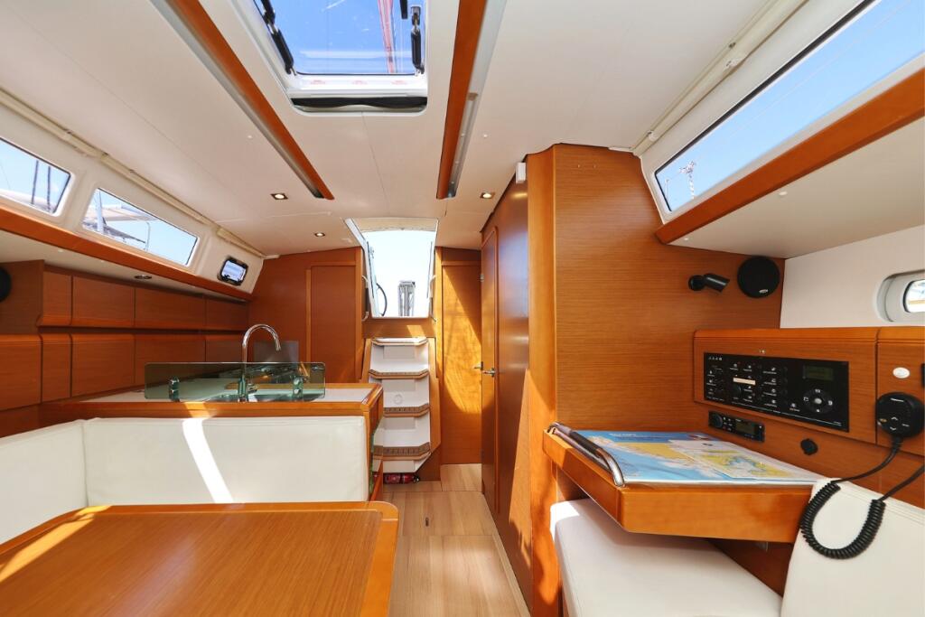 Sun Odyssey 389 Eol