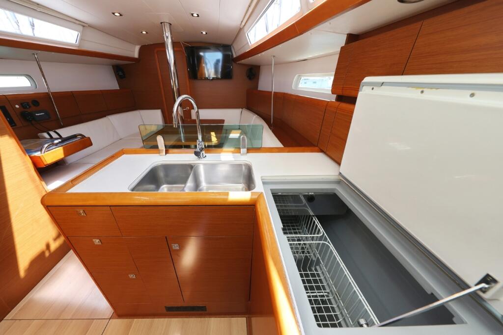 Sun Odyssey 389 Eol