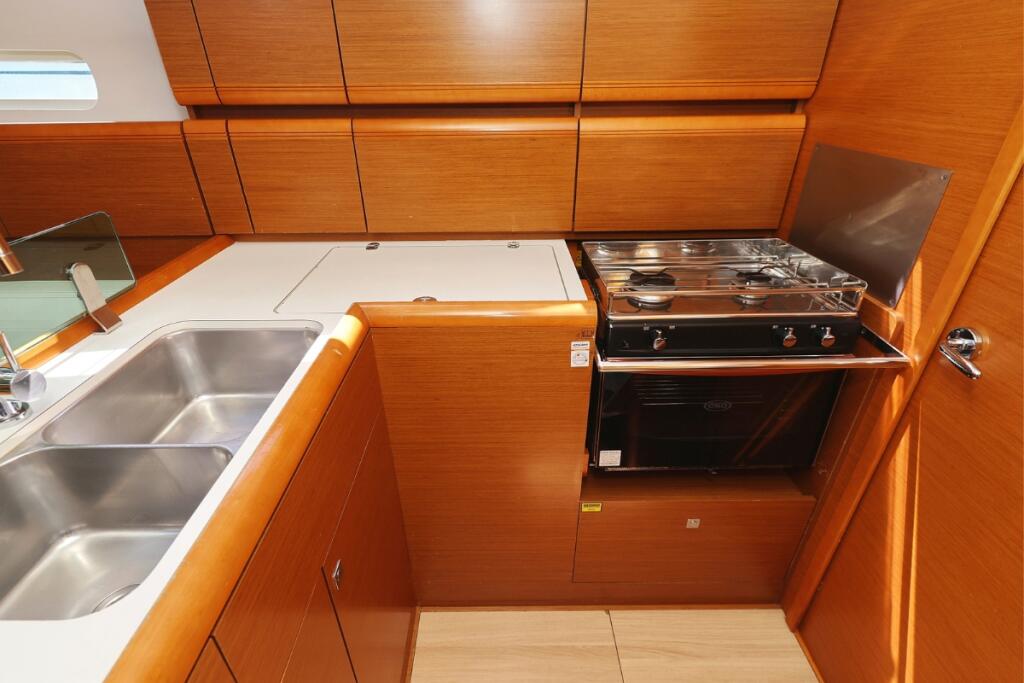 Sun Odyssey 389 Eol