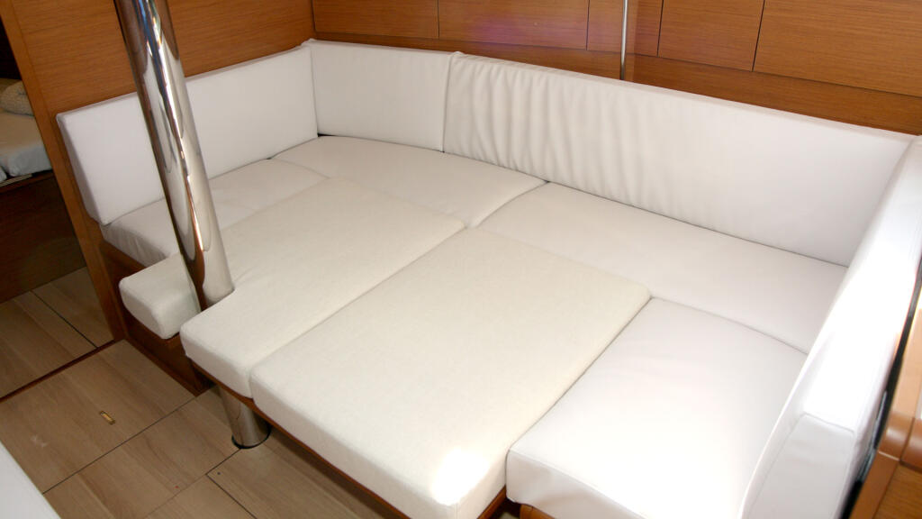 Sun Odyssey 389 Tara