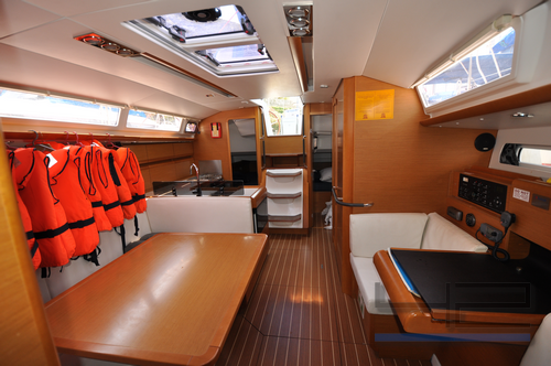 Sun Odyssey 409 FourTwo