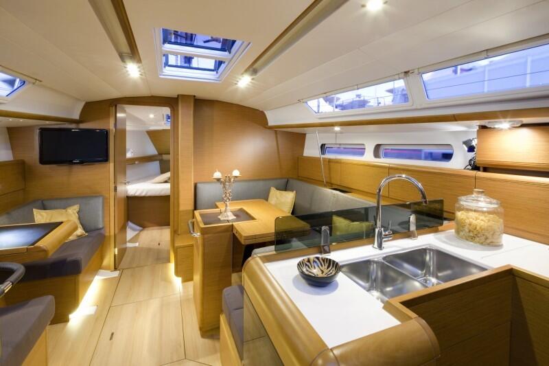 Sun Odyssey 409 Traveller