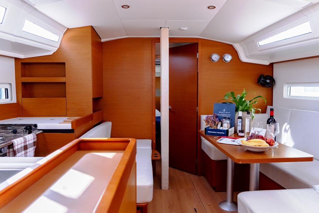 Sun Odyssey 410 Laertes