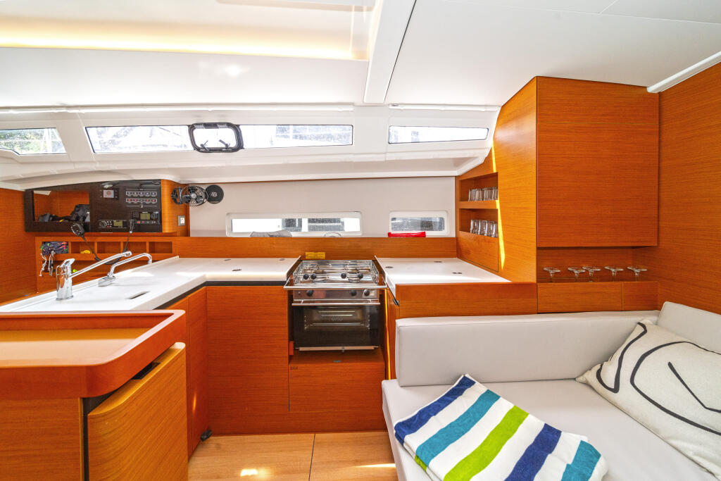 Sun Odyssey 410 First Date