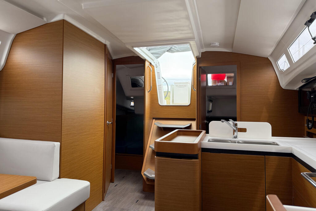 Sun Odyssey 410 Maral