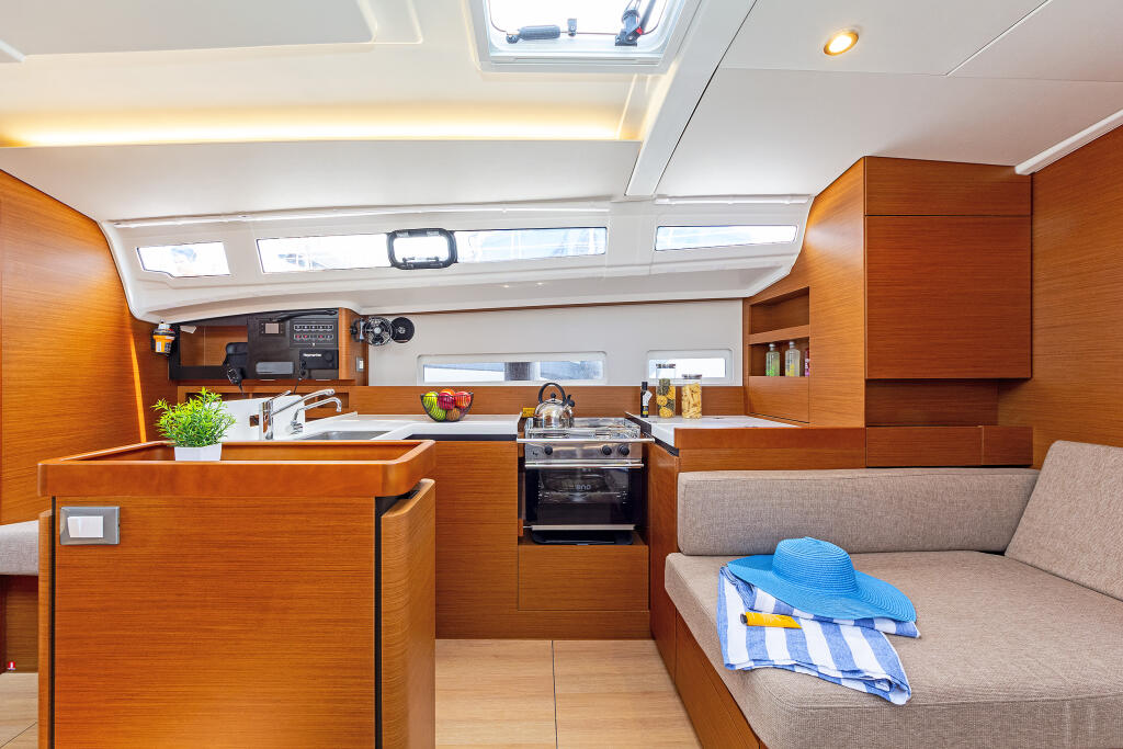 Sun Odyssey 410 Zheng Yi Sao (郑一嫂)