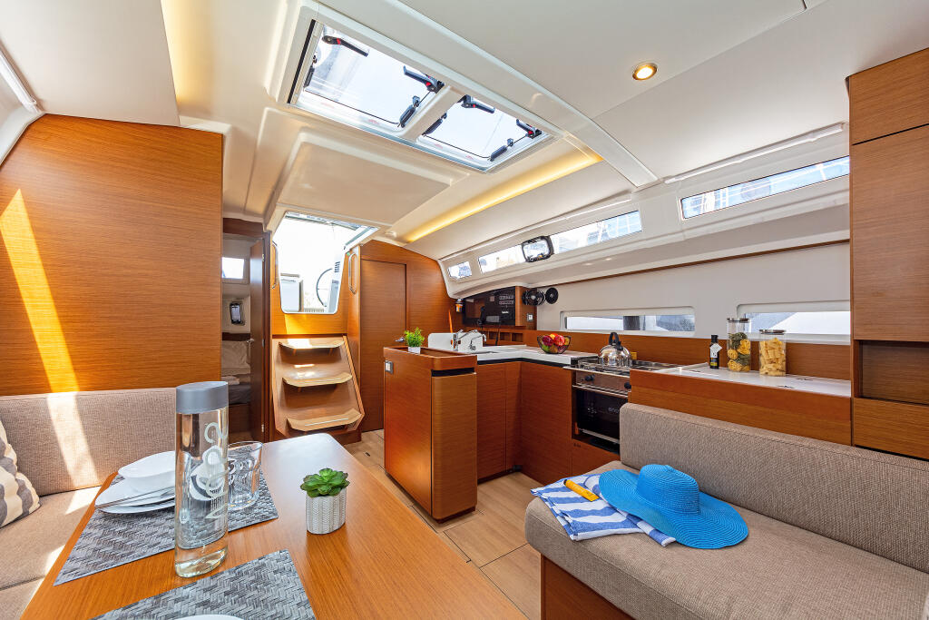Sun Odyssey 410 Zheng Yi Sao (郑一嫂)