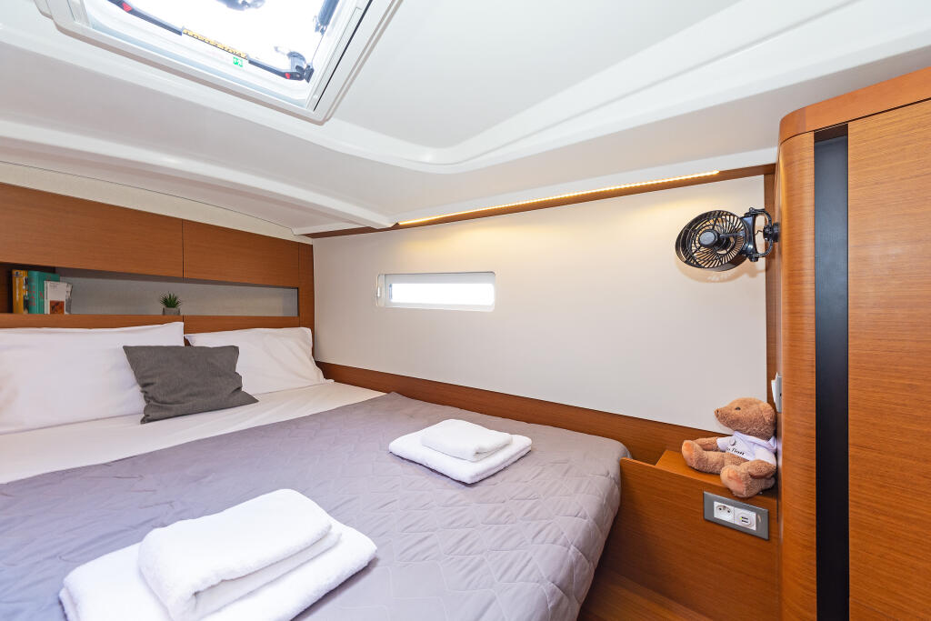 Sun Odyssey 410 Zheng Yi Sao (郑一嫂)