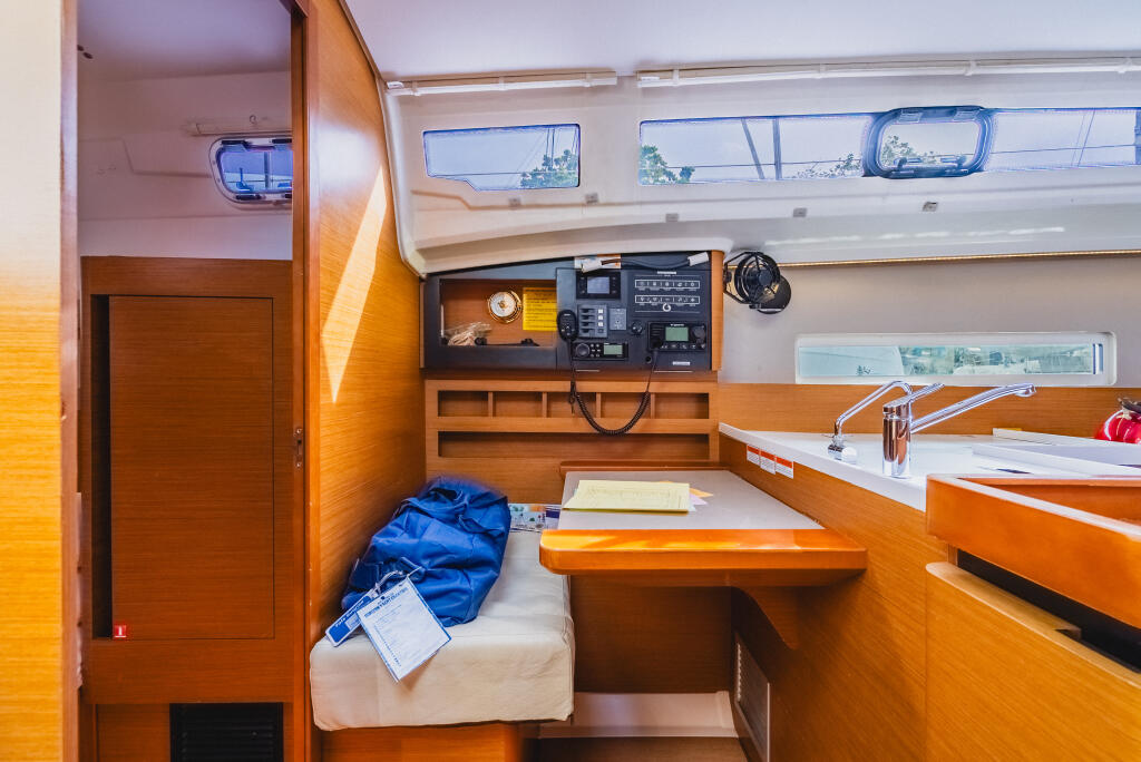 Sun Odyssey 410 Tola Sunrise